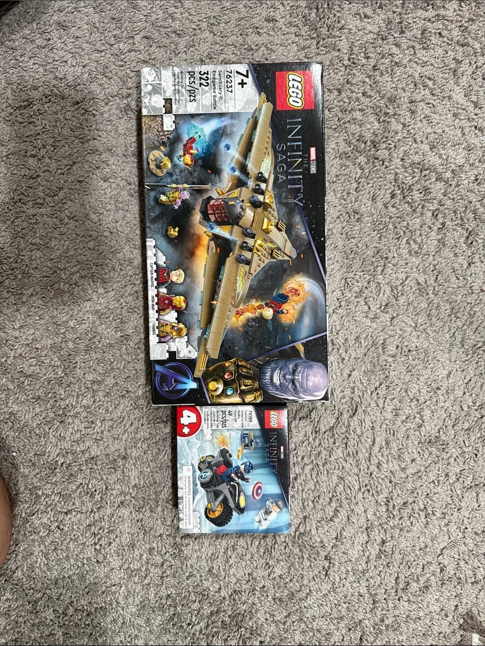 LEGO Gold Quinjet Marvel Infinity Saga Set with Gold and Black Details